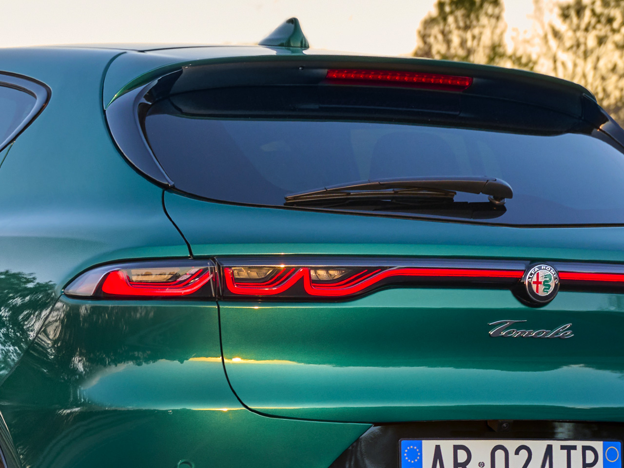 AR-ALFAROMEOTONALE-PHEV-MY24-1280X960-DSK-3