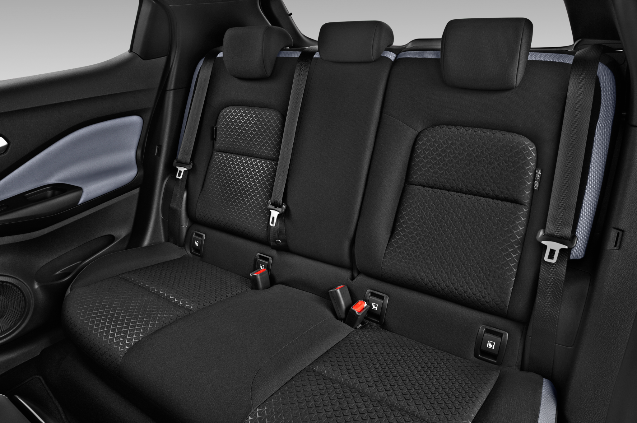 nissan_20jukeacentasu2b_rearseat[1]